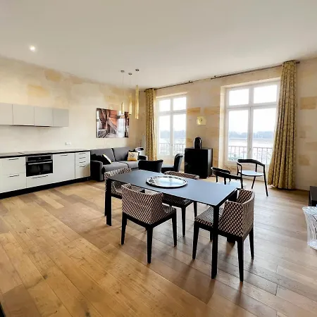 Magnifiques Sur Les Quais De *