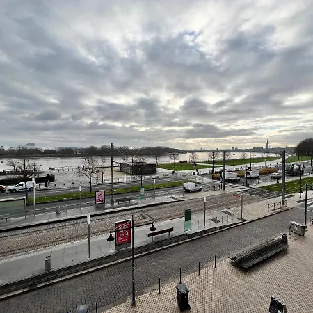 Magnifiques Sur Les Quais De * Bordeaux