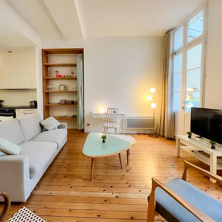 Magnifiques Sur Les Quais De * 보르도