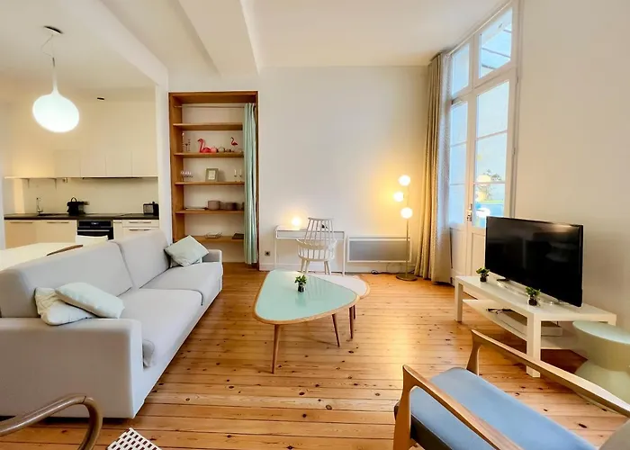 Magnifiques Sur Les Quais De * Bordeaux