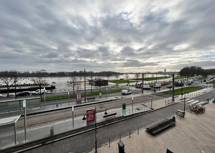 Magnifiques Sur Les Quais De * Bordeaux
